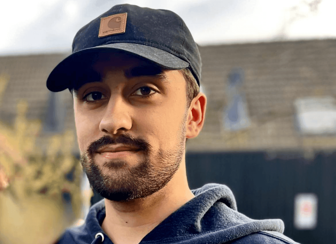 Alumn Elias.